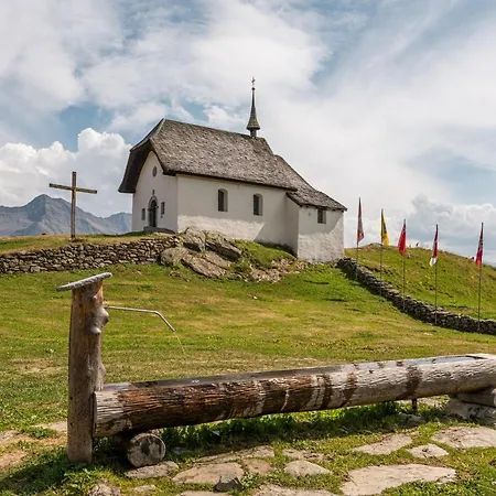 Camelot 5 Apartament *